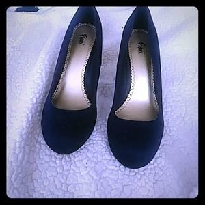 Ladies Fioni blue pumps size 7